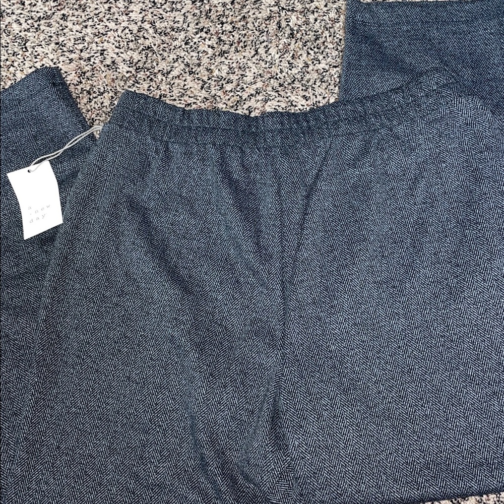 a new day Woman’s Gray Pull On Ankle Trousers With Pockets Size M | NWT - Picture 5 of 8